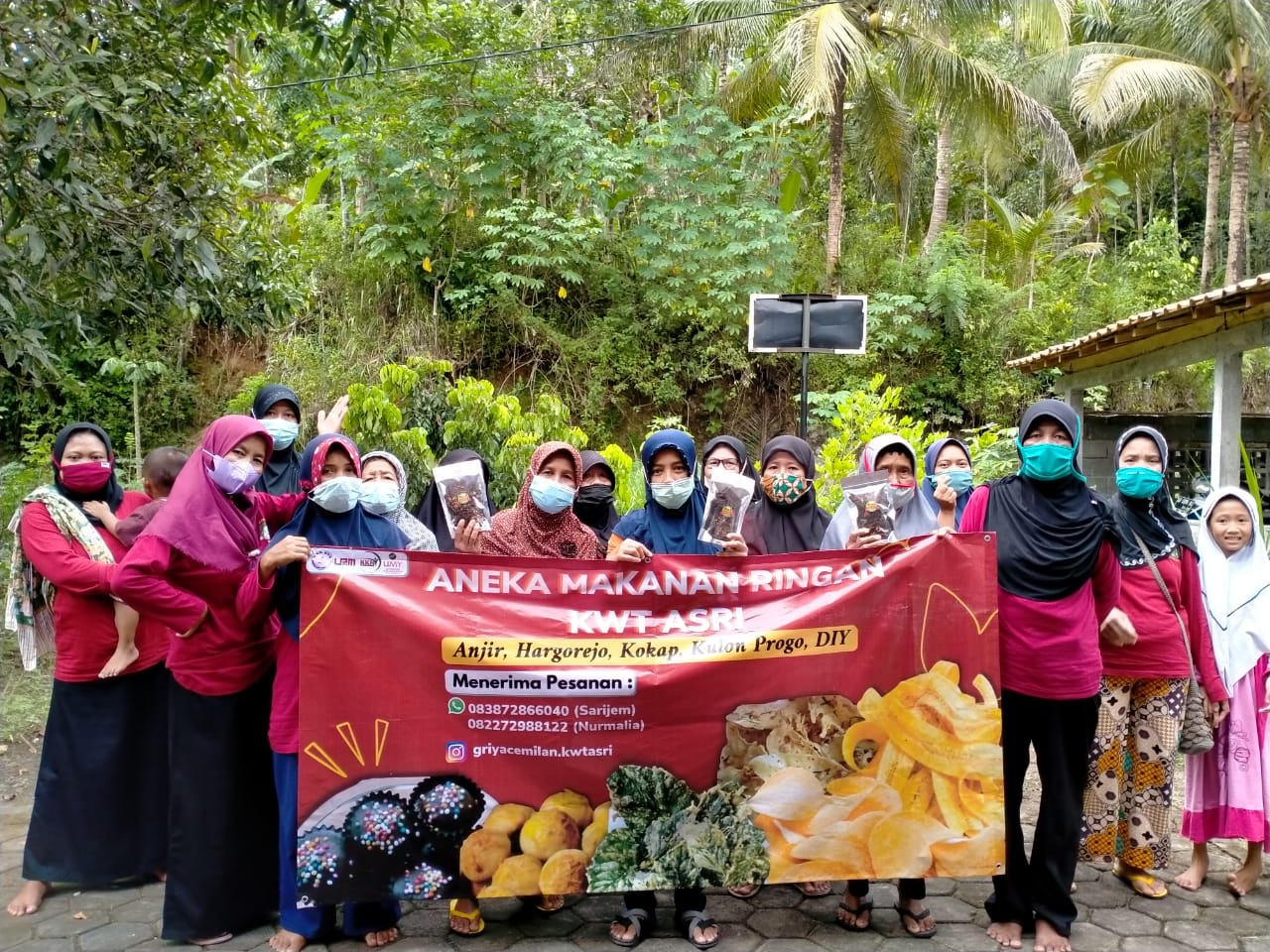 Sosialisasi UMKM Padukuhan Anjir Ketiga : Pembuatan Produk Bersama